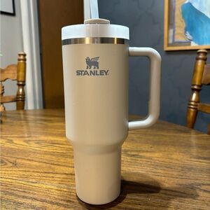 STANLEY QUENCHER H2.0 FLOWSTATE™ TUMBLER | 40 OZ